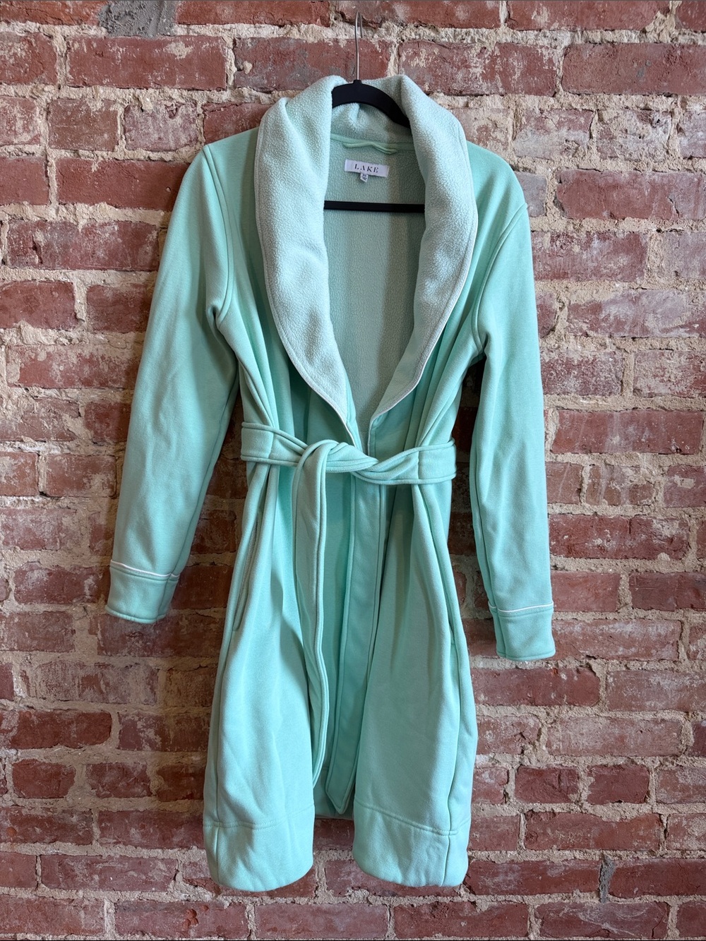 LAKE Cozy Shawl-Collar Robe in Mint